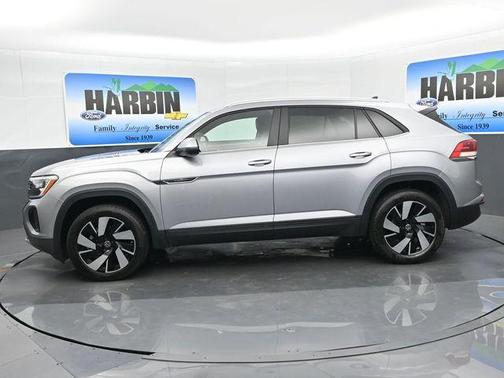 Silver Bird Metallic 2024 Volkswagen Atlas Cross Sport 2.0T SE w/Technology
