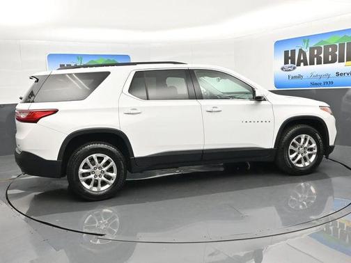 Summit White 2021 Chevrolet Traverse LT Cloth