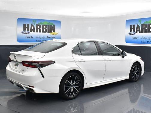 White 2022 Toyota Camry SE