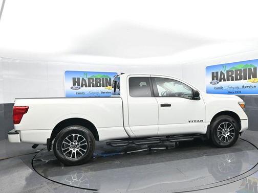 2024 Nissan Titan SV