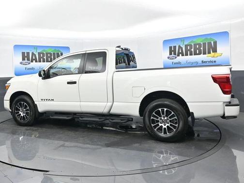 2024 Nissan Titan SV