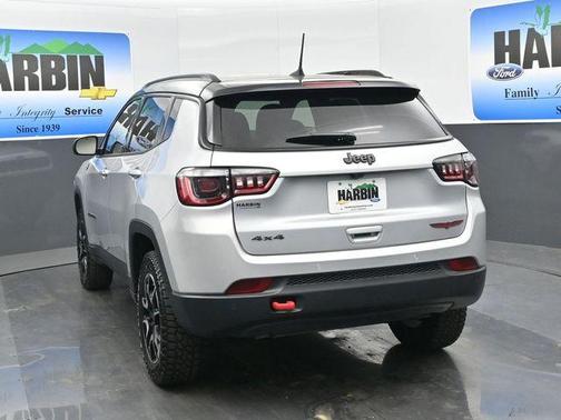 2025 Jeep Compass Trailhawk