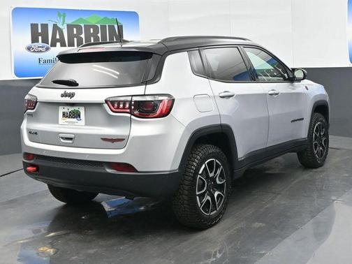 2025 Jeep Compass Trailhawk