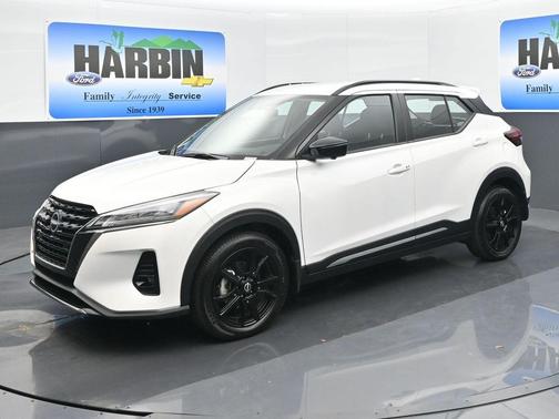 2024 Nissan Kicks SR