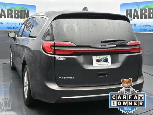 2023 Chrysler Pacifica Touring-L