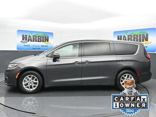 2023 Chrysler Pacifica Touring-L