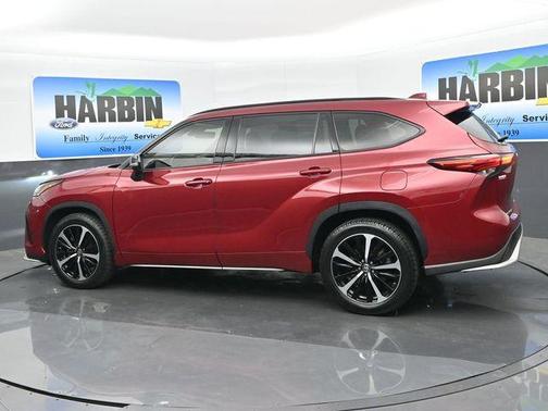 Ruby Flare Pearl 2022 Toyota Highlander XSE