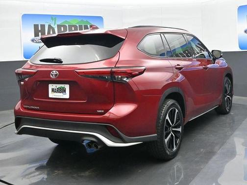 Ruby Flare Pearl 2022 Toyota Highlander XSE