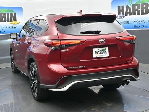 Ruby Flare Pearl 2022 Toyota Highlander XSE