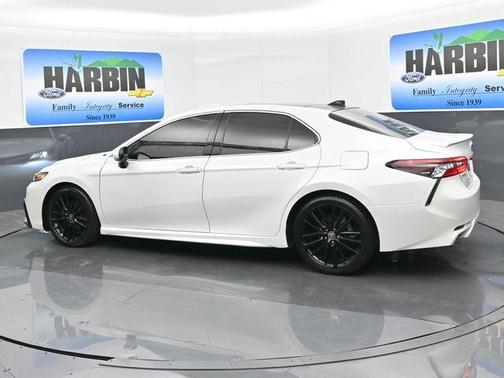 Pearl 2021 Toyota Camry XSE