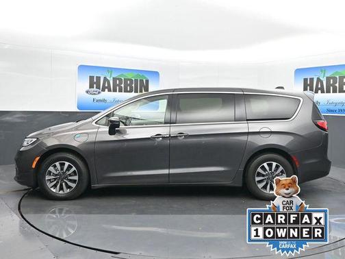 2023 Chrysler Pacifica Hybrid Touring L
