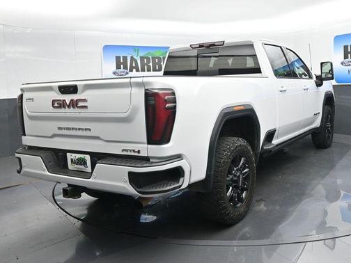 Summit White 2024 GMC Sierra 2500 AT4