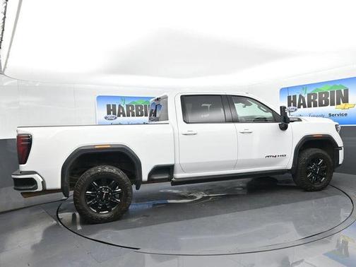 Summit White 2024 GMC Sierra 2500 AT4