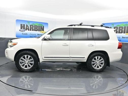 Blizzard Pearl 2013 Toyota Land Cruiser V8