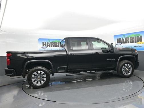 Black 2026 Chevrolet Silverado 2500 Custom