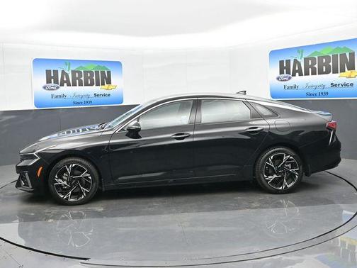 Aurora Black Pearl 2025 Kia K5 GT-Line