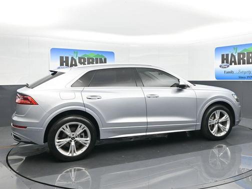 2022 Audi Q8 55 Premium