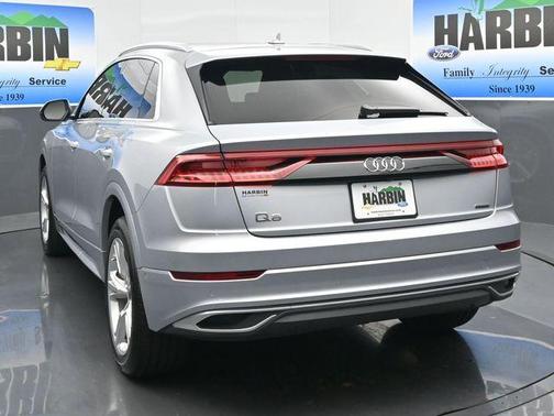 2022 Audi Q8 55 Premium