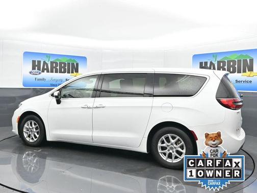 2023 Chrysler Pacifica Touring-L