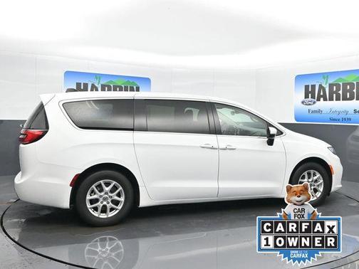 2023 Chrysler Pacifica Touring-L