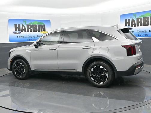 Gray 2025 Kia Sorento S