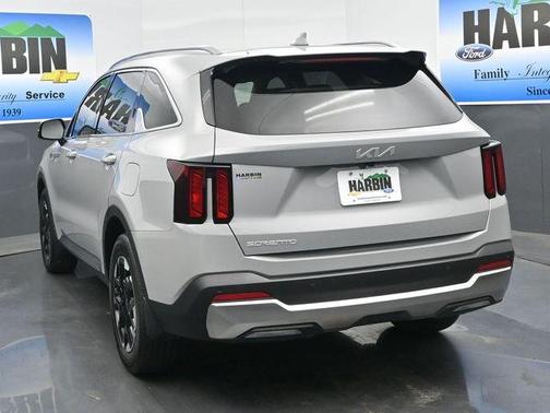 Gray 2025 Kia Sorento S
