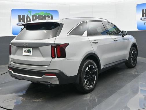 Gray 2025 Kia Sorento S