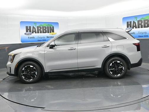Gray 2025 Kia Sorento S