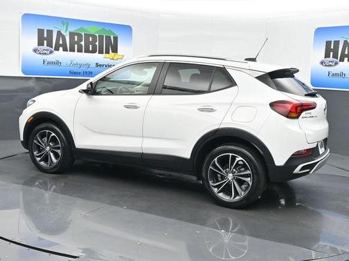 Summit White 2022 Buick Encore GX Select