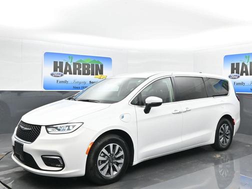 2023 Chrysler Pacifica Hybrid Touring L