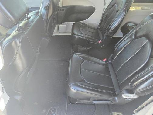 2024 Chrysler Pacifica Touring-L