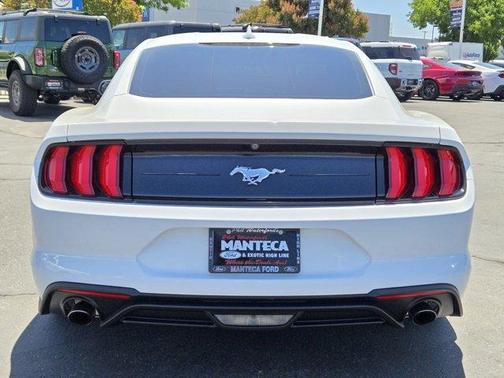 2021 Ford Mustang EcoBoost