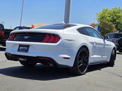 2021 Ford Mustang EcoBoost