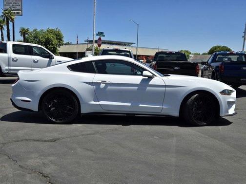 2021 Ford Mustang EcoBoost
