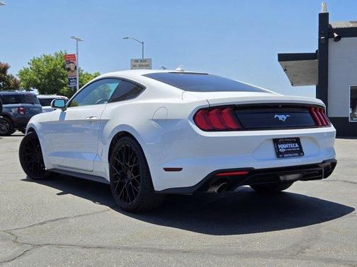 2021 Ford Mustang EcoBoost