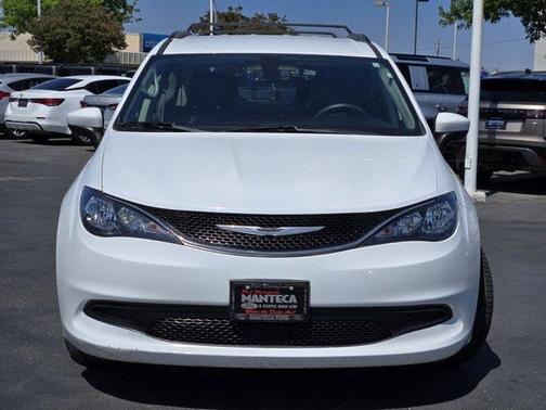 2021 Chrysler Voyager LXI