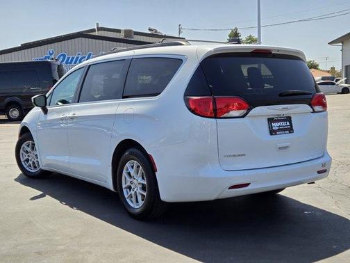 2021 Chrysler Voyager LXI