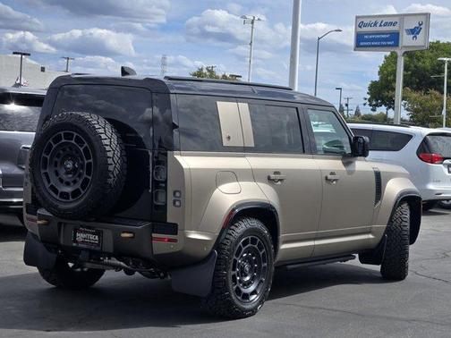 2025 Land Rover Defender OCTA