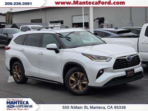 2022 Toyota Highlander Hybrid Bronze Edition