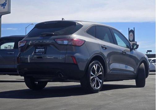 Carbonized Gray Metallic 2022 Ford Escape SE