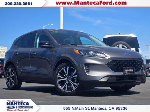 Carbonized Gray Metallic 2022 Ford Escape SE