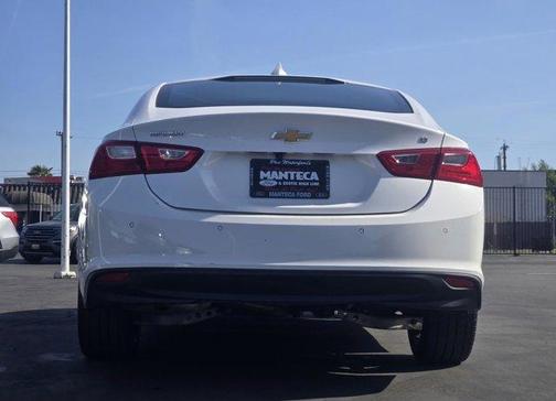 Summit White 2024 Chevrolet Malibu LT