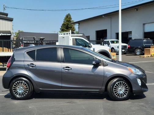 2016 Toyota Prius c Two