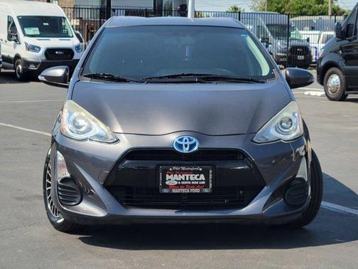 2016 Toyota Prius c Two