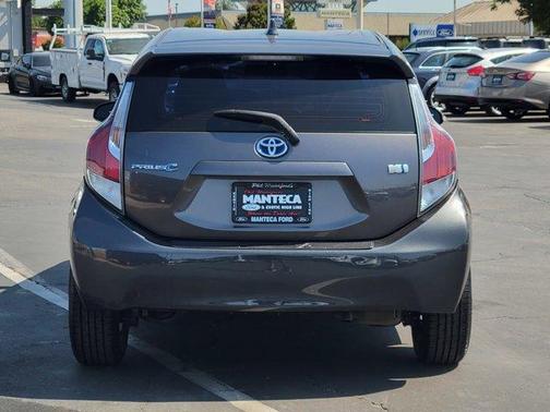 2016 Toyota Prius c Two