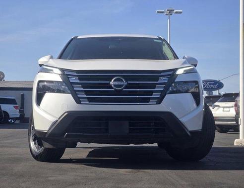Everest White 2025 Nissan Rogue SV