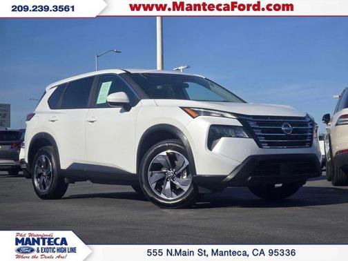 Everest White 2025 Nissan Rogue SV