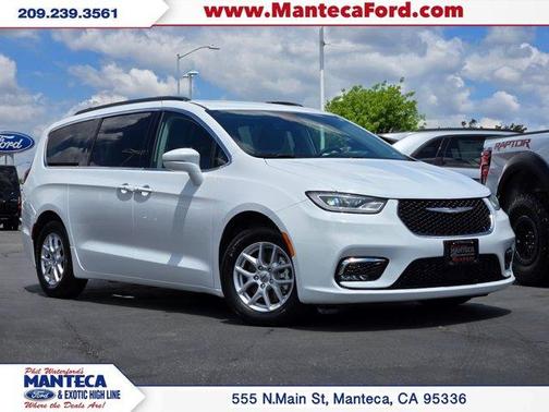 2022 Chrysler Pacifica Touring-L