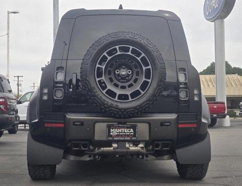 2025 Land Rover Defender OCTA