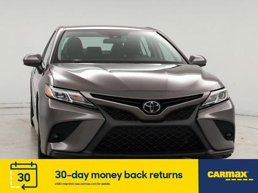 Photo 5 of 25 of 2020 Toyota Camry SE